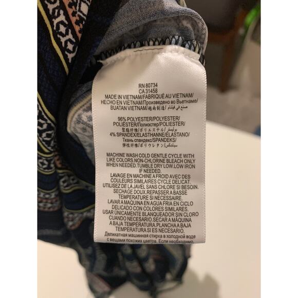 BCBGeneration Geometric Romper Womens Size Medium Blue Black Strappy Artsy - Picture 8 of 8